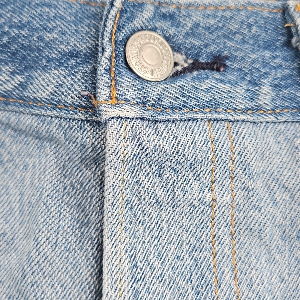 Levi’s 501 Altered Denim Shorts Women’s Size 31 | NWT | Vintage Cut-Off Style - Picture 4 of 11